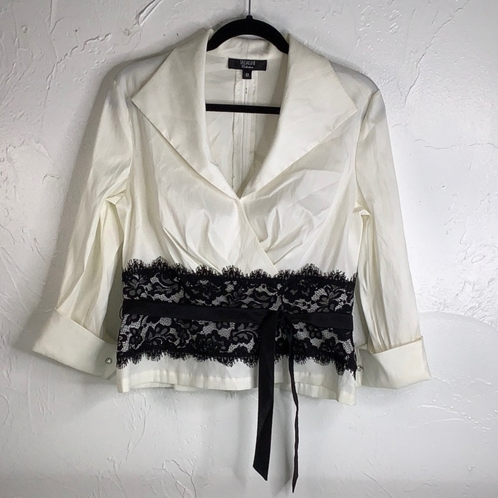 Tadashi Black & White lace trim v-neck 3/4 sleeve Evening blouse SZ 10 EUC